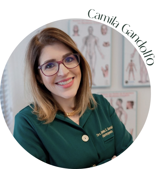 Foto da Dra. Camila sorrindo